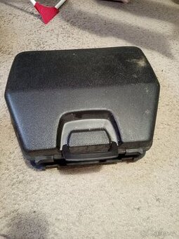 Starý velký psací stroj