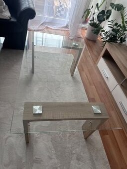 Skleněný konferenční stolek