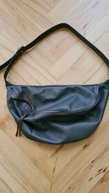 Velká kabelka ledvinka