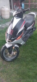 Skůtr Peugeot Speedake 80ccm 2T