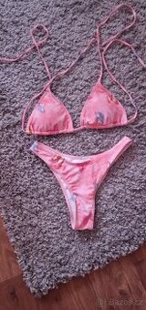 Krásné dvoudílné plavky