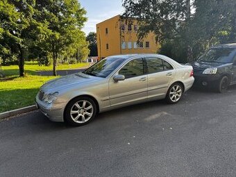 Alu kola Mercedes 5x112 r17, 66,6 7,5J et 36 pneu 225/45