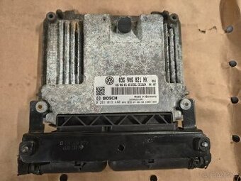 VW PASSAT B6 2.0TDI - JEDNOTKA MOTORU