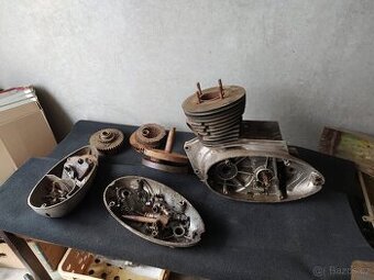 Nekompletní motor Jawa 250 panelka