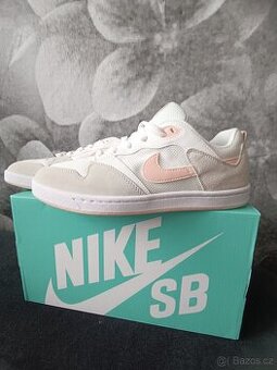 Dámské tenisky Nike Alleyoop vel.41