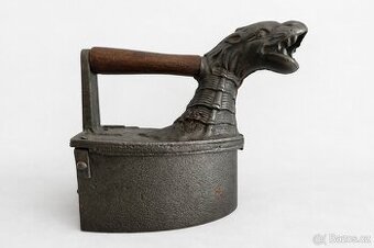 Orig. vzácná atypická žehlička DRAK  - do sbírky, muzea