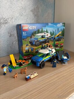 LEGO® City 60369 Mobilní cvičiště policejních psů