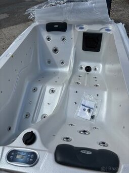 Virivka Balboa pro 2 osoby.plna výbava