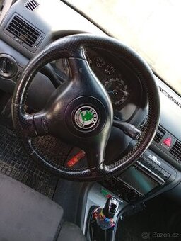 Prodám tříramenný volant na Octavii 1 RS