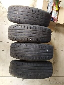 Sada 4 ks letní 195/65 R15 800.- vše