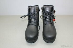 Nové černé kožené boty 44 MODEKA  040900