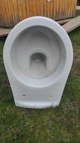Nová závěsná WC mísa