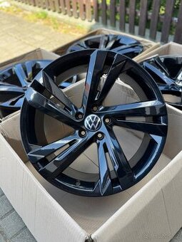 ORIGINÁL Alu Volkswagen VALENCIA R19, 5x112 - TOP STAV