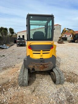 Minibagr.bagr Volvo ecr25d