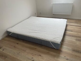 Matrace IKEA 180x200 s chráničem