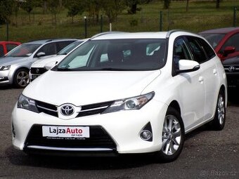 Toyota Auris 2.0 D-4D serviska, 1.majitel, kamera