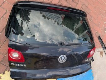 VW Tiguan 5N r.v. 2009 Páté dveře víko zadní z vozu KOMPLET - 1