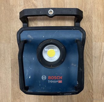 BOSCH Professional GLI 18V-10000 C – pracovní LED reflektor