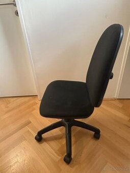 Kancelářská otočná židle