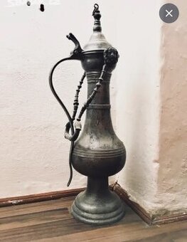 Vysoká a parádní hodně stará cínová konvice