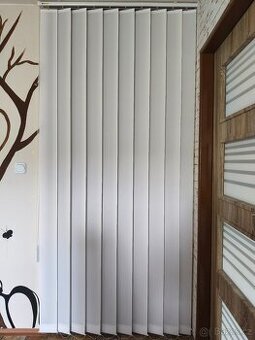 Vertikální žaluzie