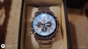 Hodinky Casio edifice osvětlené