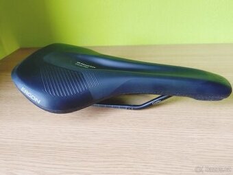 ERGON sedlo SR Allroad Core Comp Men M/L černá/šedá