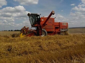 Sklízecí mlátička BIZON SUPER Z-56