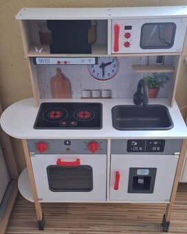 Dětská dřevěná kuchyňka s velkou výbavou