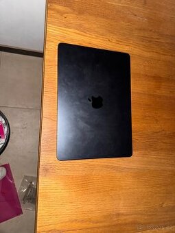 Prodám MacBook Air 2022