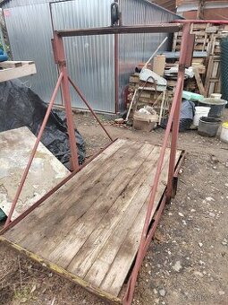 Koš ke stavebnimu výtahu