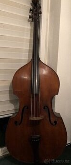 Starověký kontrabas, violoncello, housle