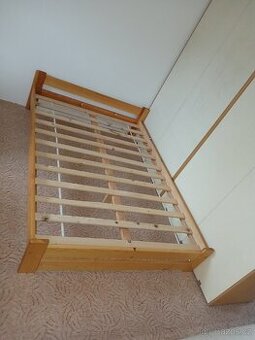 Postel masiv smrk 200x140