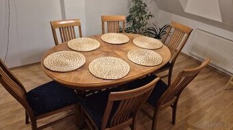 Rozkládací dubový stůl a židle