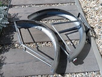 Jawa robot blatníky