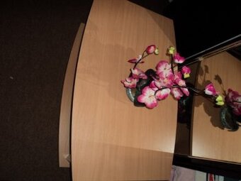 Konferenční stolek stůl