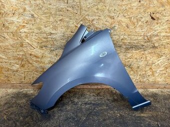 LEVÝ PŘEDNÍ BLATNÍK MAZDA 5