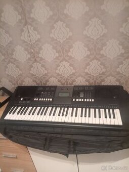 Prodám Yamaha PSR e423.