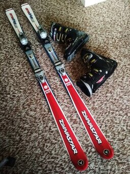 Set lyží a lyžařských bot