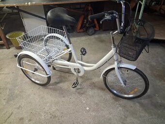 Prodám zánovní kolo tříkolku