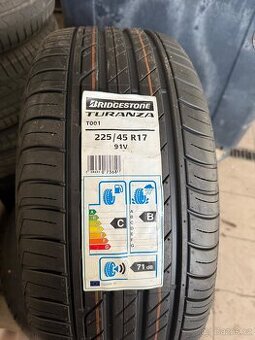 Prodám 2 x letní pneu nové 225 45 17