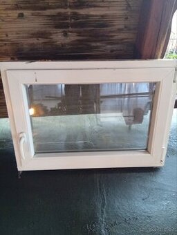 Prodám plastové okno