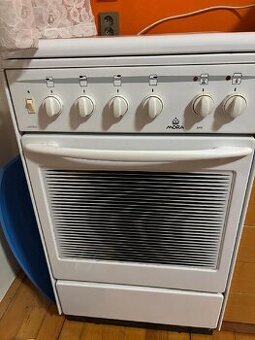 plynový sporák s elektrickou troubou