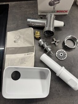 Mlynek na maso Bosch