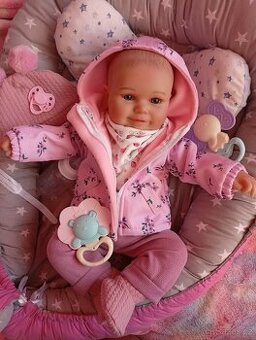 Realistická Reborn panenka usměvavá holčička Maddie