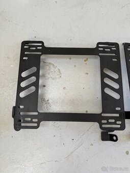 WRX STI 2008-2014 konzoly na škrupinové sedačky