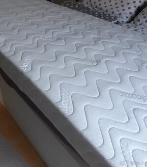 Matrace DREAMZONE - téměř nová