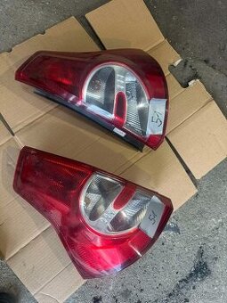 Dacia Sandero 2010 zadní světla