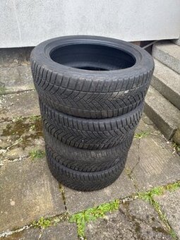 Zimní pneumatiky goodyear ultragrip performance 205/50 R17