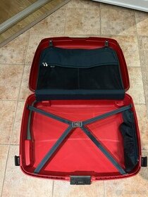 Cestovní kufr červený ze silné skořepiny Roncato